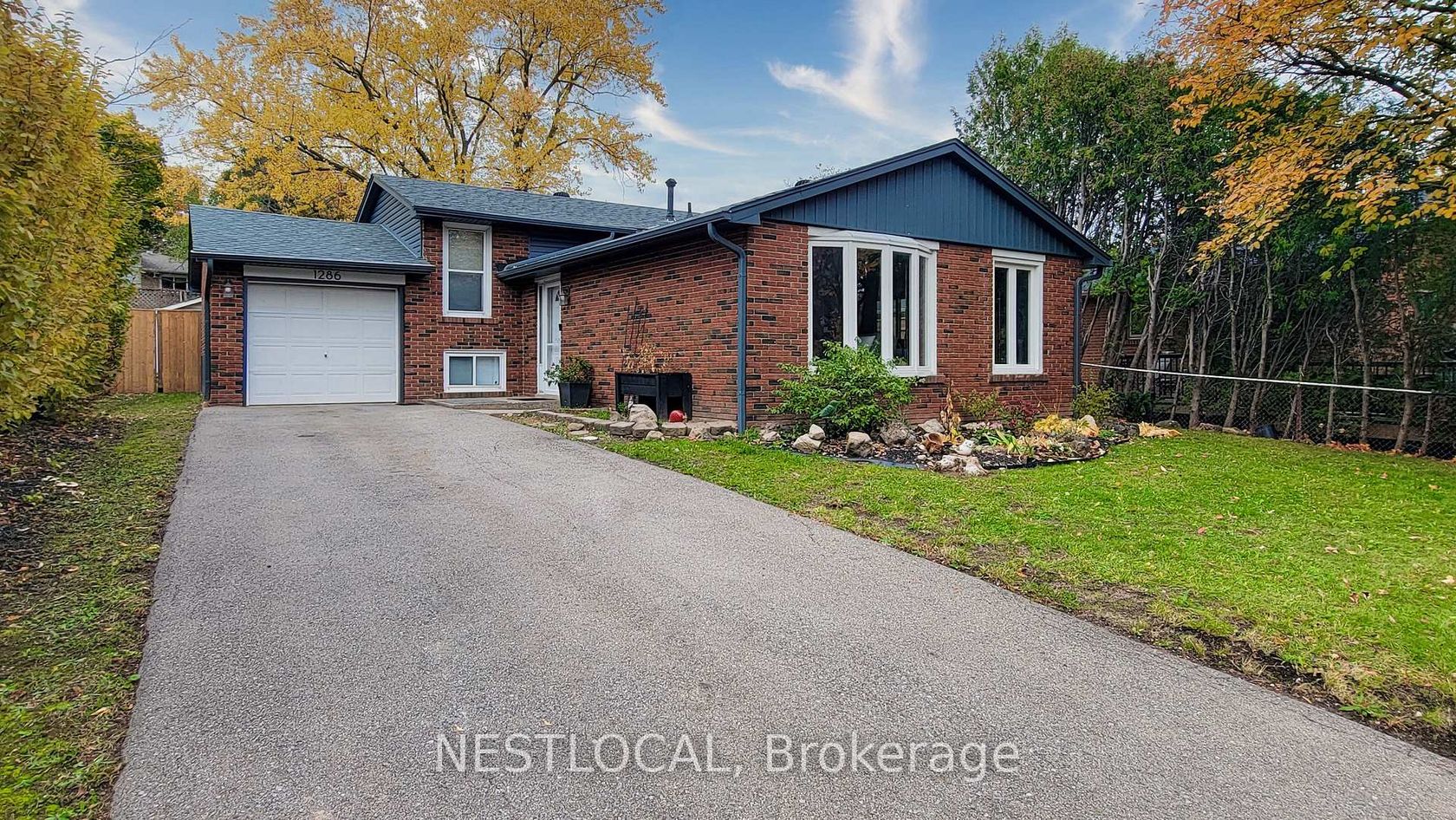 1286 Landfair Crescent, FA Falgarwood, Oakville 