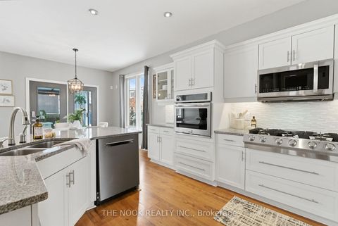 Photo 18 at 199 Samac Court, Samac, Oshawa