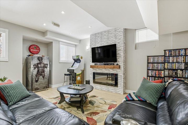 Photo 36 at 3260 Ribble Crescent, BC Bronte Creek, Oakville