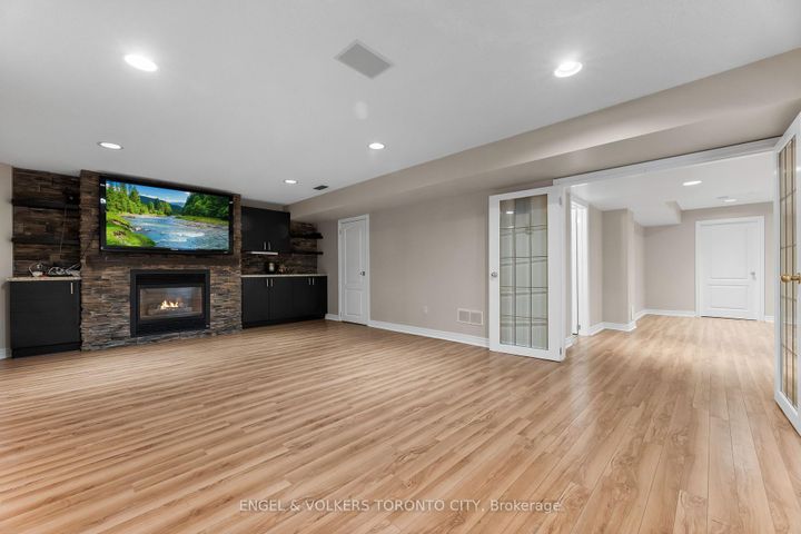 Photo 36 at 1510 Samuelson Circle, Meadowvale Village, Mississauga