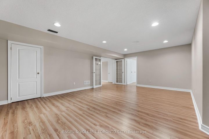 Photo 37 at 1510 Samuelson Circle, Meadowvale Village, Mississauga