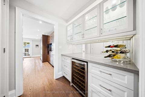 Photo 9 at 82 Dunedin Drive, Kingsway South, Toronto