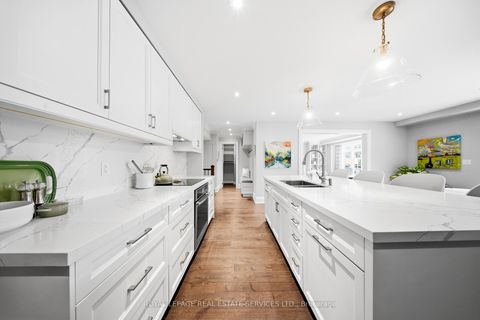 Photo 15 at 82 Dunedin Drive, Kingsway South, Toronto