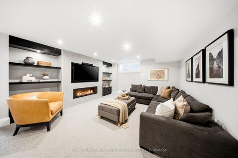 Photo 35 at 82 Dunedin Drive, Kingsway South, Toronto