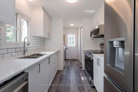 Photo 2 at 25 Hawthorne Drive, Rural Innisfil, Innisfil