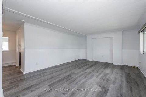 Photo 9 at 25 Hawthorne Drive, Rural Innisfil, Innisfil