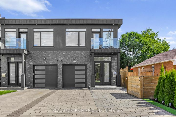 Photo 1 at 9A Maple Avenue N, Port Credit, Mississauga
