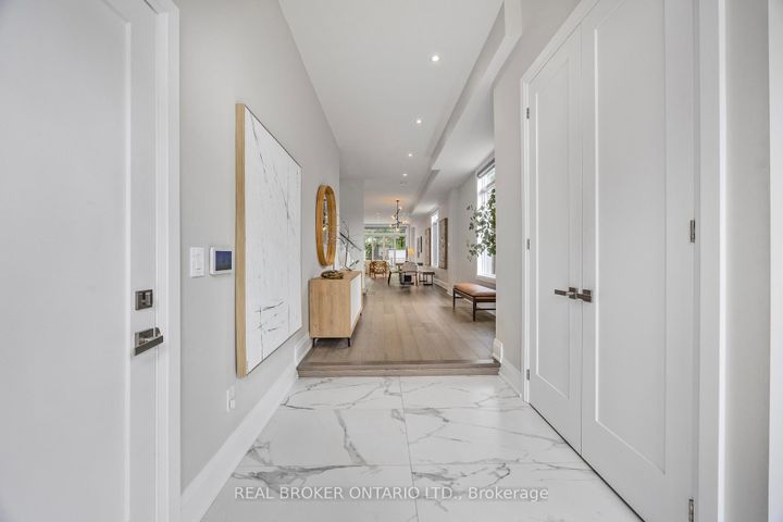 Photo 4 at 9A Maple Avenue N, Port Credit, Mississauga