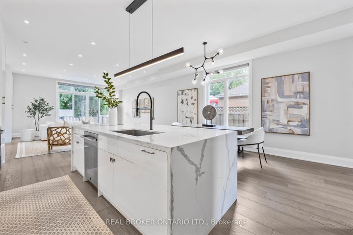 Photo 7 at 9A Maple Avenue N, Port Credit, Mississauga