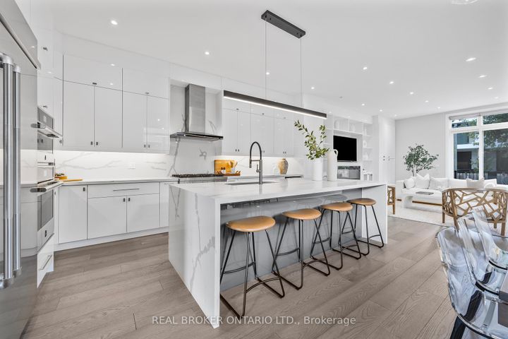 Photo 11 at 9A Maple Avenue N, Port Credit, Mississauga