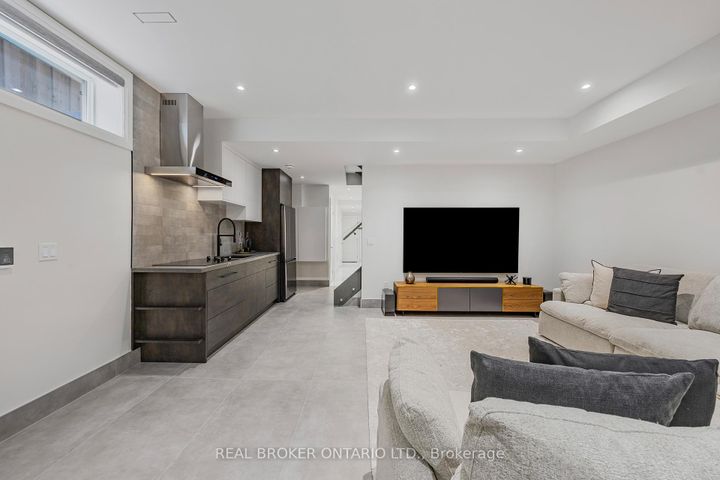 Photo 37 at 9A Maple Avenue N, Port Credit, Mississauga