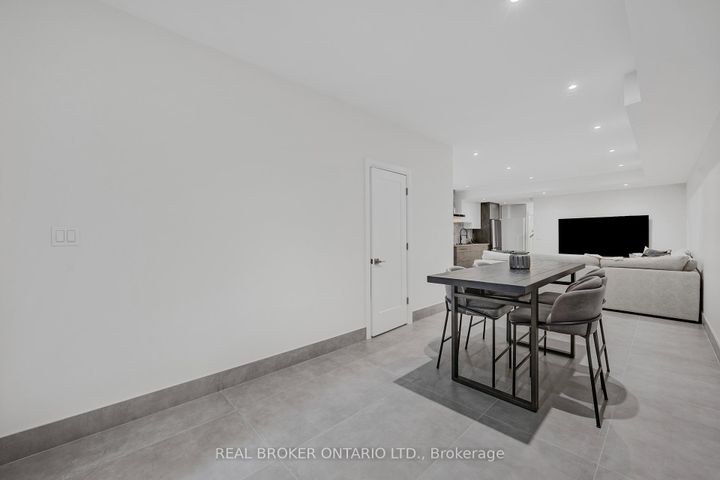 Photo 40 at 9A Maple Avenue N, Port Credit, Mississauga