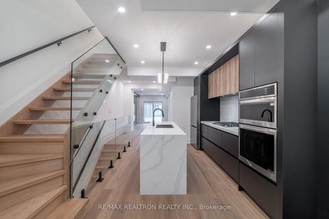 Photo 7 at 283 Euclid Avenue, Bellwoods, Toronto