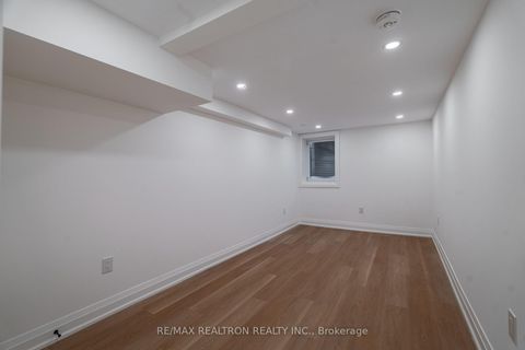 Photo 31 at 283 Euclid Avenue, Bellwoods, Toronto