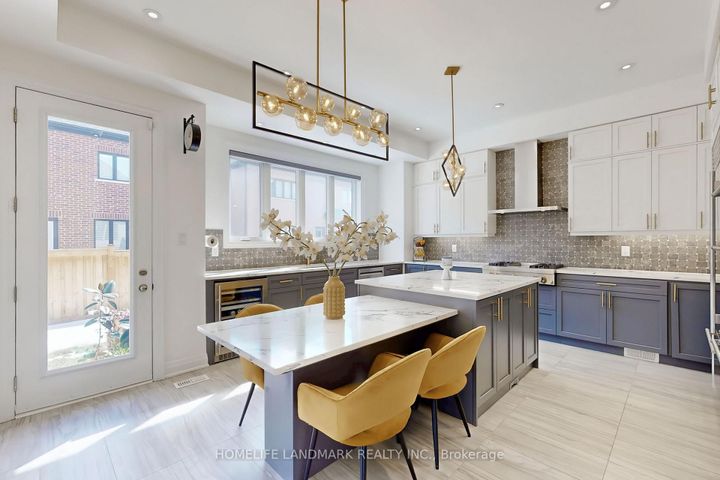 Photo 10 at 2438 Irene Crescent, GA Glen Abbey, Oakville