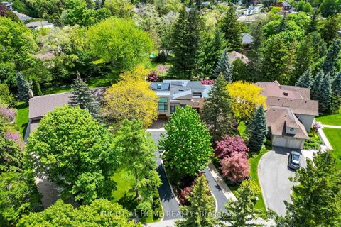 Photo 3 at 1 Friars Lane, Rosethorn, Toronto