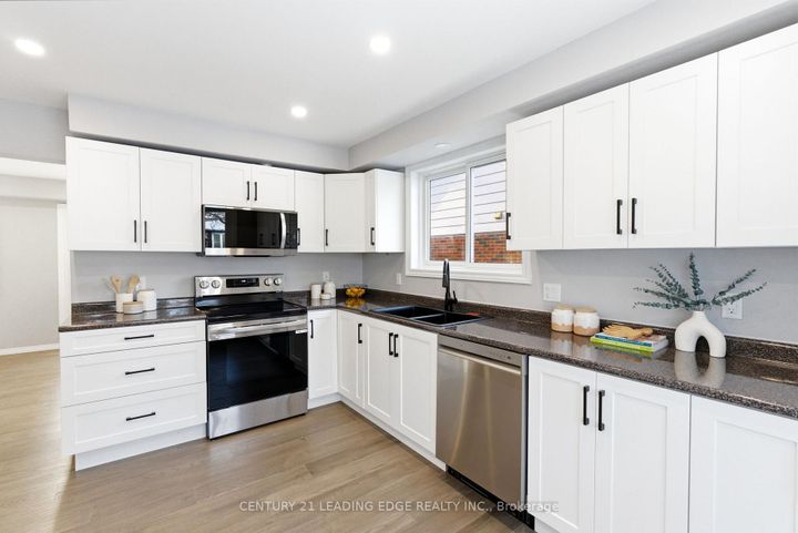 Photo 16 at 486 Crestwood Drive, O'Neill, Oshawa