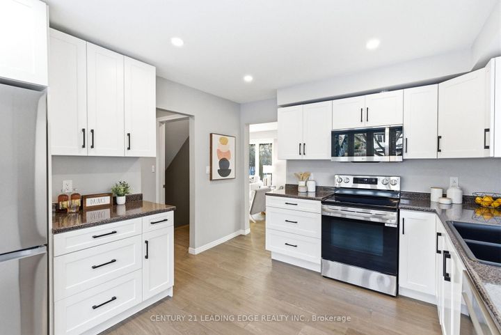 Photo 17 at 486 Crestwood Drive, O'Neill, Oshawa