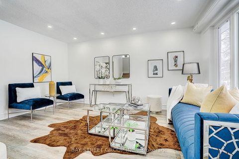 Photo 4 at 224 Hollyberry Trail, Hillcrest Village, Toronto