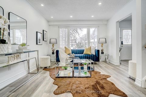 Photo 5 at 224 Hollyberry Trail, Hillcrest Village, Toronto