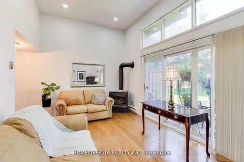 Photo 5 at 6 Windy Golfway, Flemingdon Park, Toronto