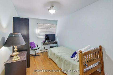 Photo 18 at 6 Windy Golfway, Flemingdon Park, Toronto