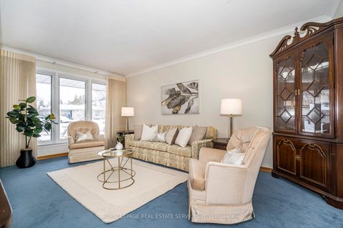 Photo 5 at 71 Hillcroft Drive, City Centre West, Toronto