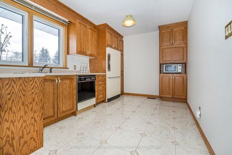 Photo 9 at 71 Hillcroft Drive, City Centre West, Toronto