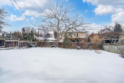 Photo 27 at 71 Hillcroft Drive, City Centre West, Toronto