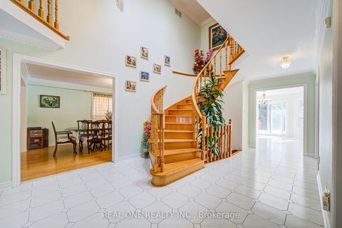 Photo 4 at 203 Valleymede Drive, Doncrest, Richmond Hill
