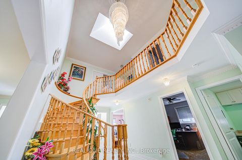 Photo 5 at 203 Valleymede Drive, Doncrest, Richmond Hill