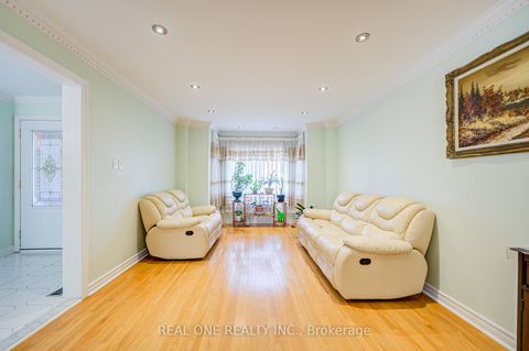 Photo 7 at 203 Valleymede Drive, Doncrest, Richmond Hill