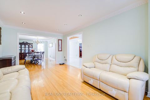 Photo 8 at 203 Valleymede Drive, Doncrest, Richmond Hill