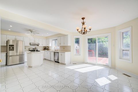 Photo 13 at 203 Valleymede Drive, Doncrest, Richmond Hill