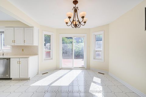 Photo 14 at 203 Valleymede Drive, Doncrest, Richmond Hill