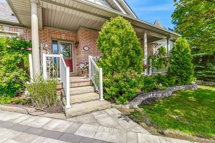 Photo 3 at 27 - 17 Orchard Park Gate, Wellington, Brampton