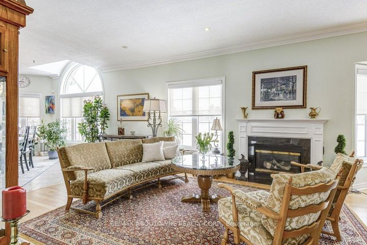 Photo 5 at 27 - 17 Orchard Park Gate, Wellington, Brampton