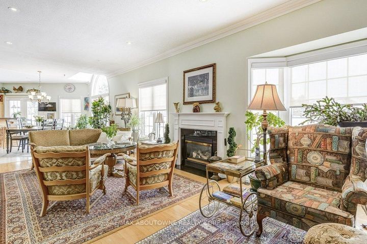 Photo 6 at 27 - 17 Orchard Park Gate, Wellington, Brampton