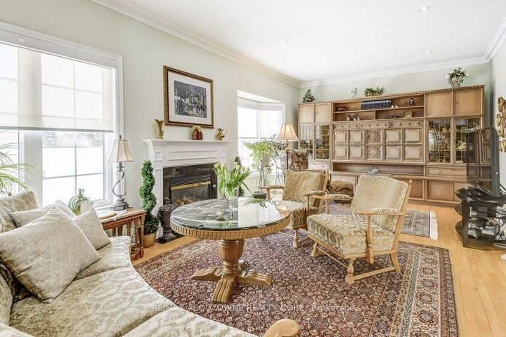 Photo 7 at 27 - 17 Orchard Park Gate, Wellington, Brampton