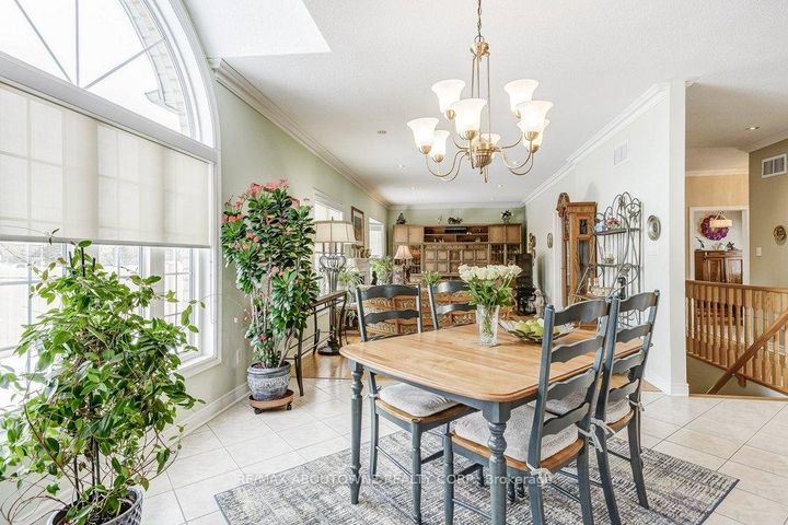 Photo 9 at 27 - 17 Orchard Park Gate, Wellington, Brampton