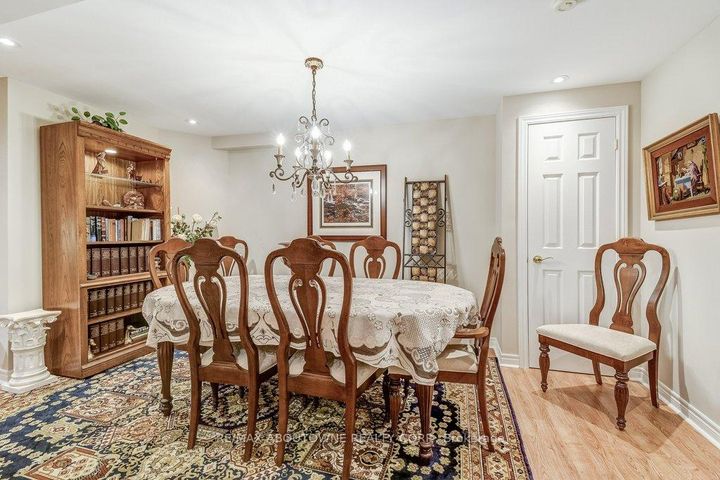 Photo 23 at 27 - 17 Orchard Park Gate, Wellington, Brampton