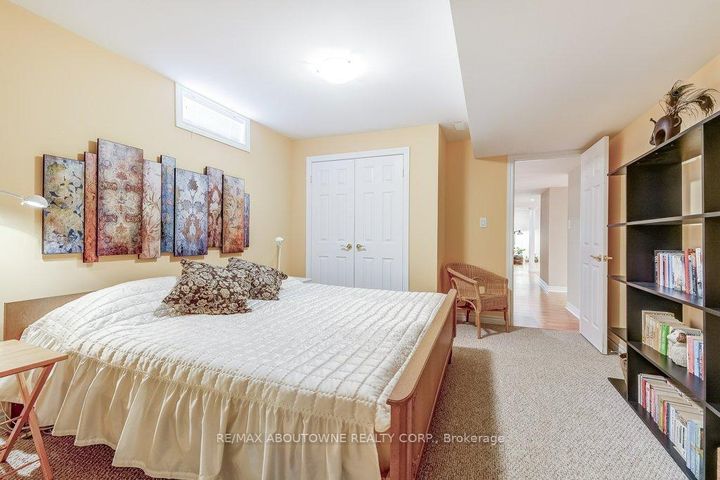 Photo 28 at 27 - 17 Orchard Park Gate, Wellington, Brampton