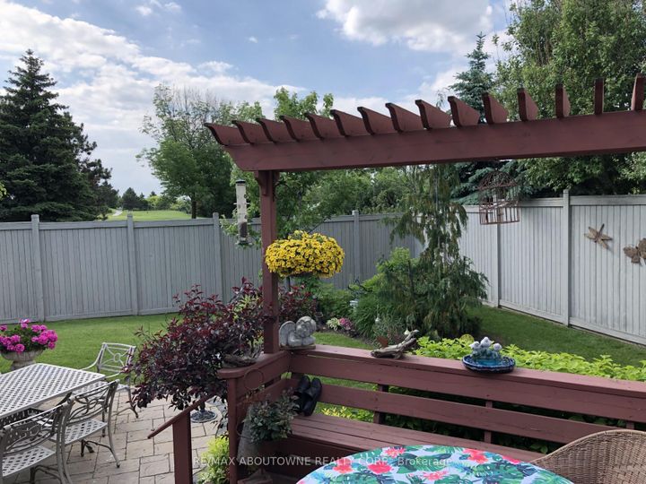 Photo 40 at 27 - 17 Orchard Park Gate, Wellington, Brampton