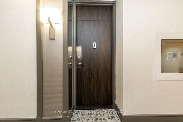 Photo 4 at 302 - 260 Scarlett Road, Smythe, Toronto