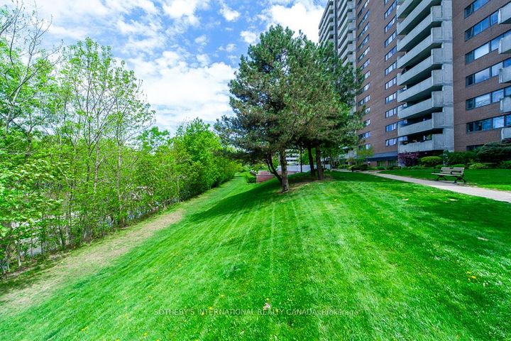 Photo 32 at 302 - 260 Scarlett Road, Smythe, Toronto