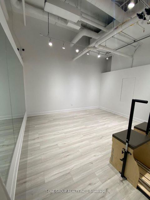 Photo 6 at 318-319 - 15 Wellesley Street W, Bay Street Corridor, Toronto