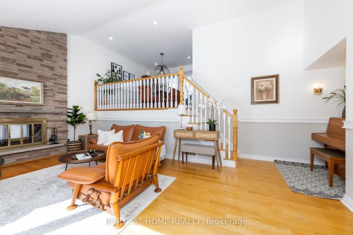 Photo 7 at 6 Fairhaven Drive, The Westway, Toronto