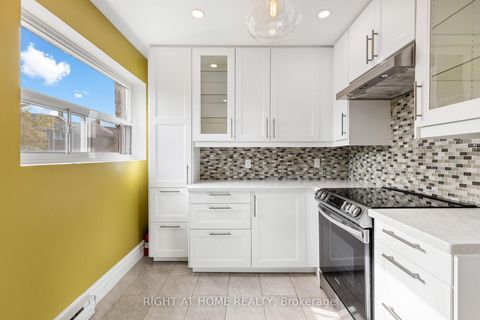 Photo 14 at 66 - 91 Muir Drive, Scarborough Village, Toronto