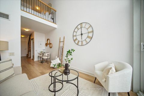 Photo 3 at 717 - 5 Hanna Avenue, Niagara, Toronto