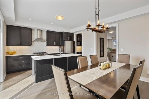 Photo 17 at 324 Laplante Street, Summerhill Estates, Newmarket